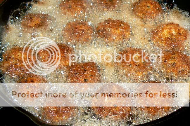 011611_breaded_mushrooms_frying.jpg