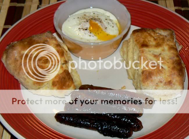 030612_poached_eggs_biscuit_sausage_P1090394.jpg