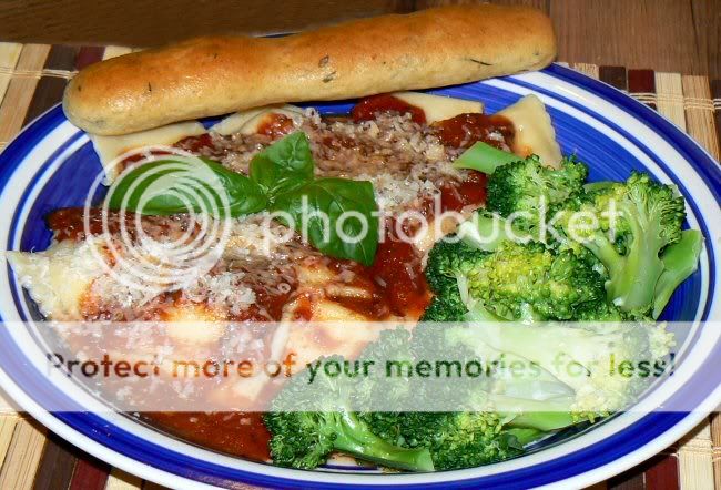 102611_ravioli_breadsticks.jpg