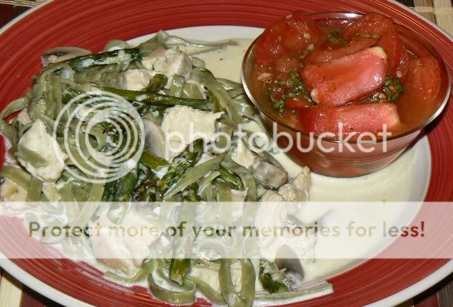 111010_chicken_asparagus_mushroom_alfredo.jpg
